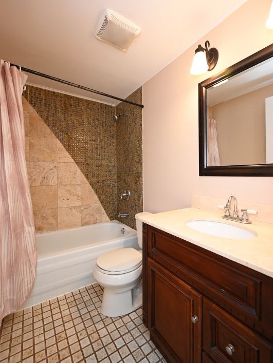 675 Grove Drive #409, Elk Grove Village, IL 60007
