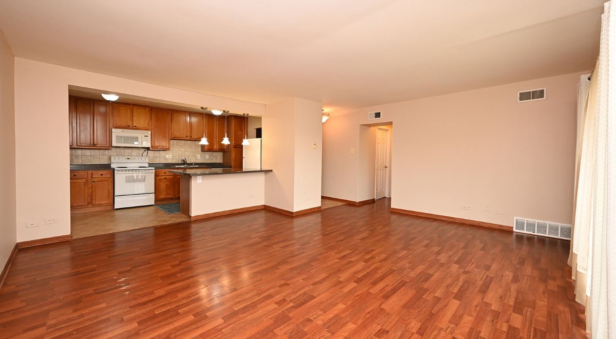 675 Grove Drive #409, Elk Grove Village, IL 60007