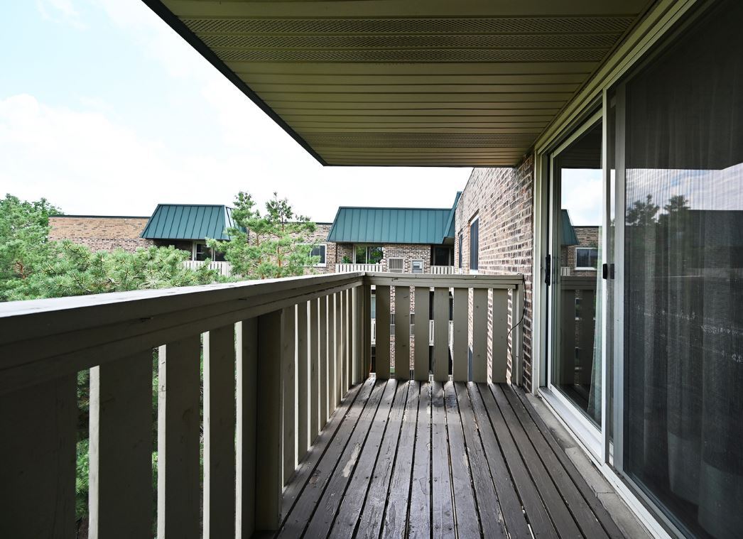 675 Grove Drive #409, Elk Grove Village, IL 60007