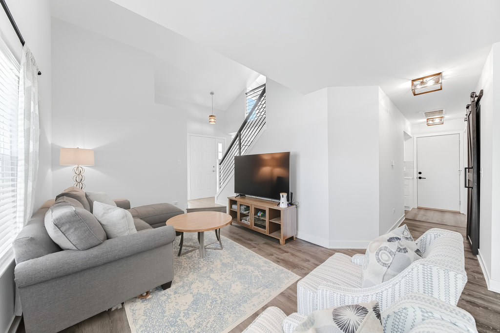 8040 160th Street, Tinley Park, IL 60477