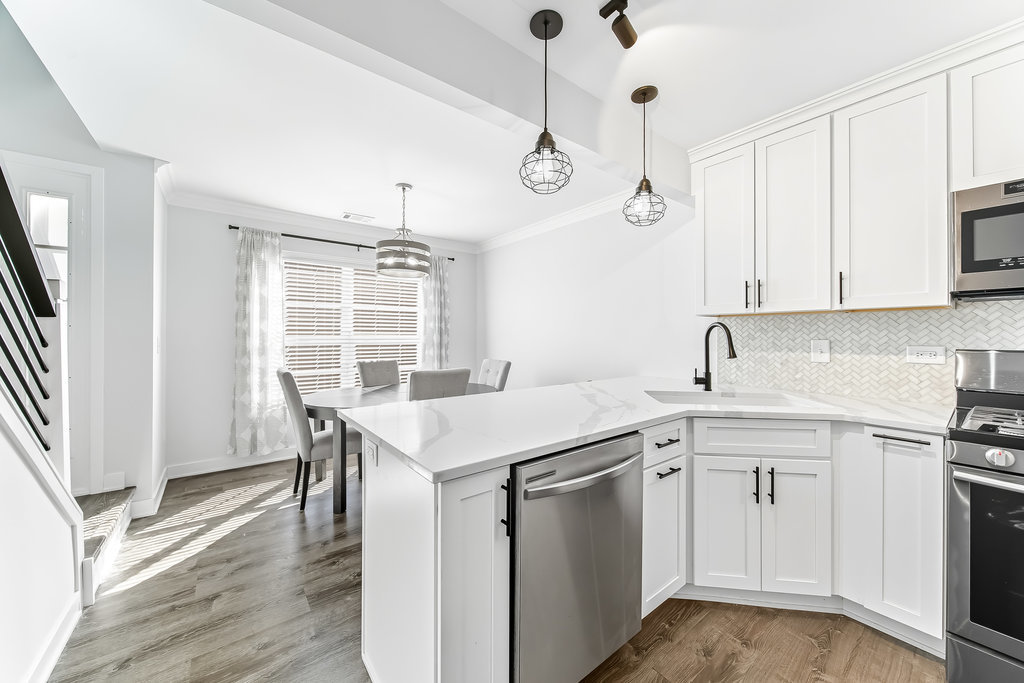 8040 160th Street, Tinley Park, IL 60477