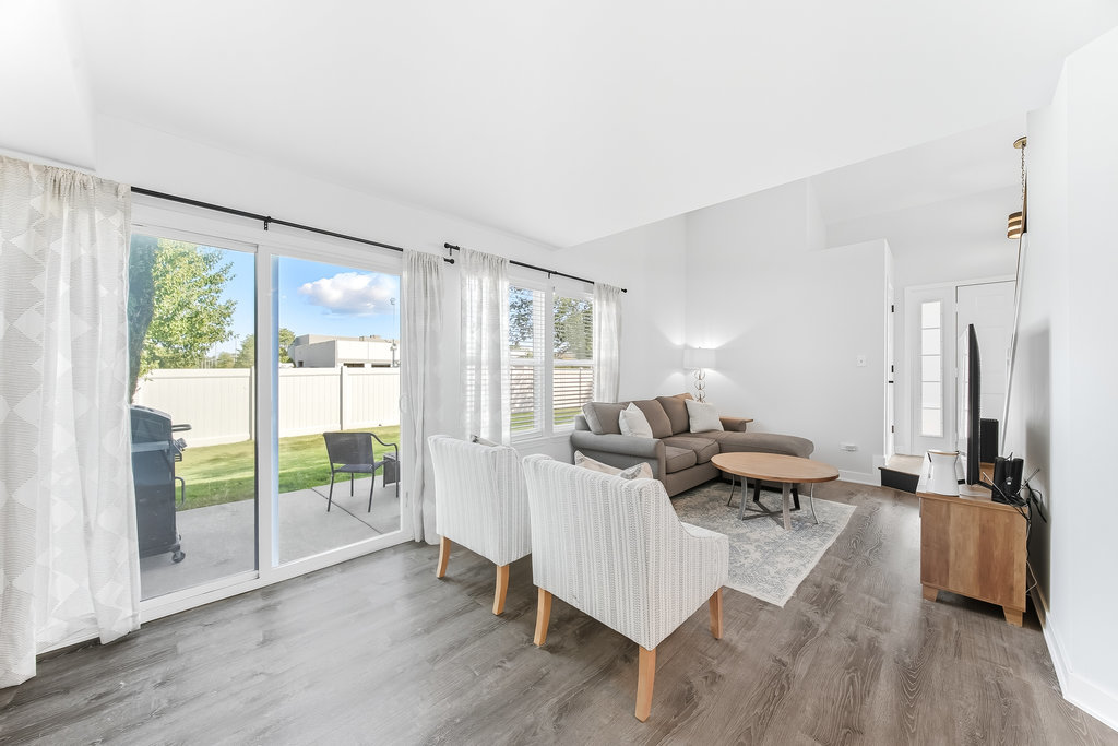 8040 160th Street, Tinley Park, IL 60477