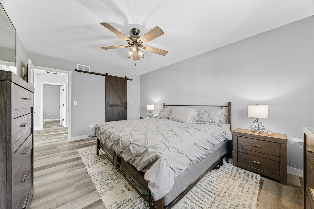 8040 160th Street, Tinley Park, IL 60477