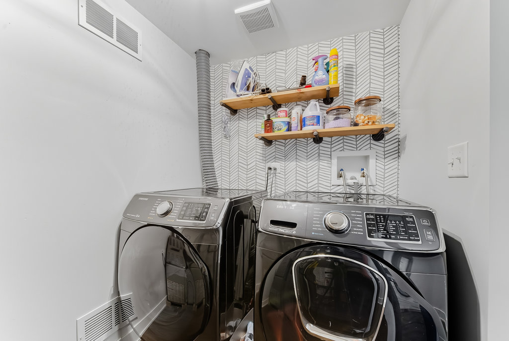 8040 160th Street, Tinley Park, IL 60477