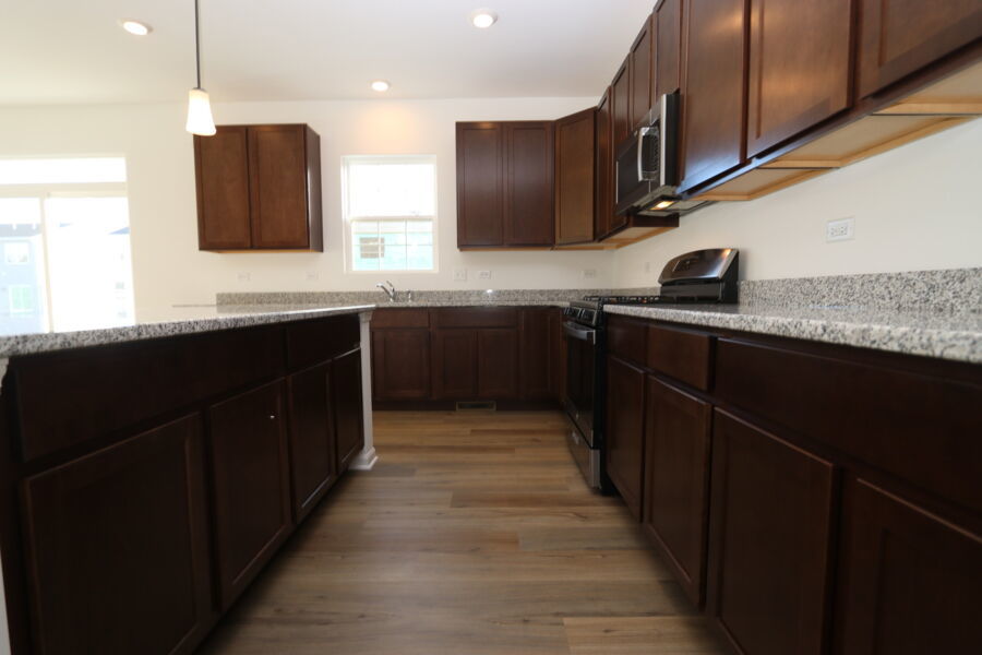 608 Henry Lane, Oswego, IL 60543