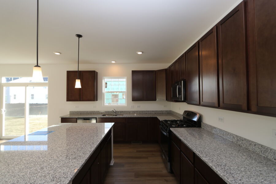 608 Henry Lane, Oswego, IL 60543