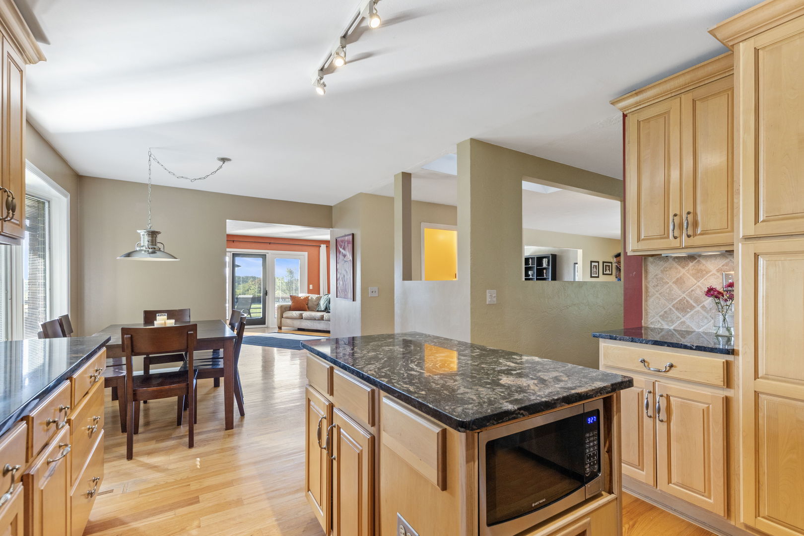 38715 N Red Oak Terrace, Wadsworth, IL 60083