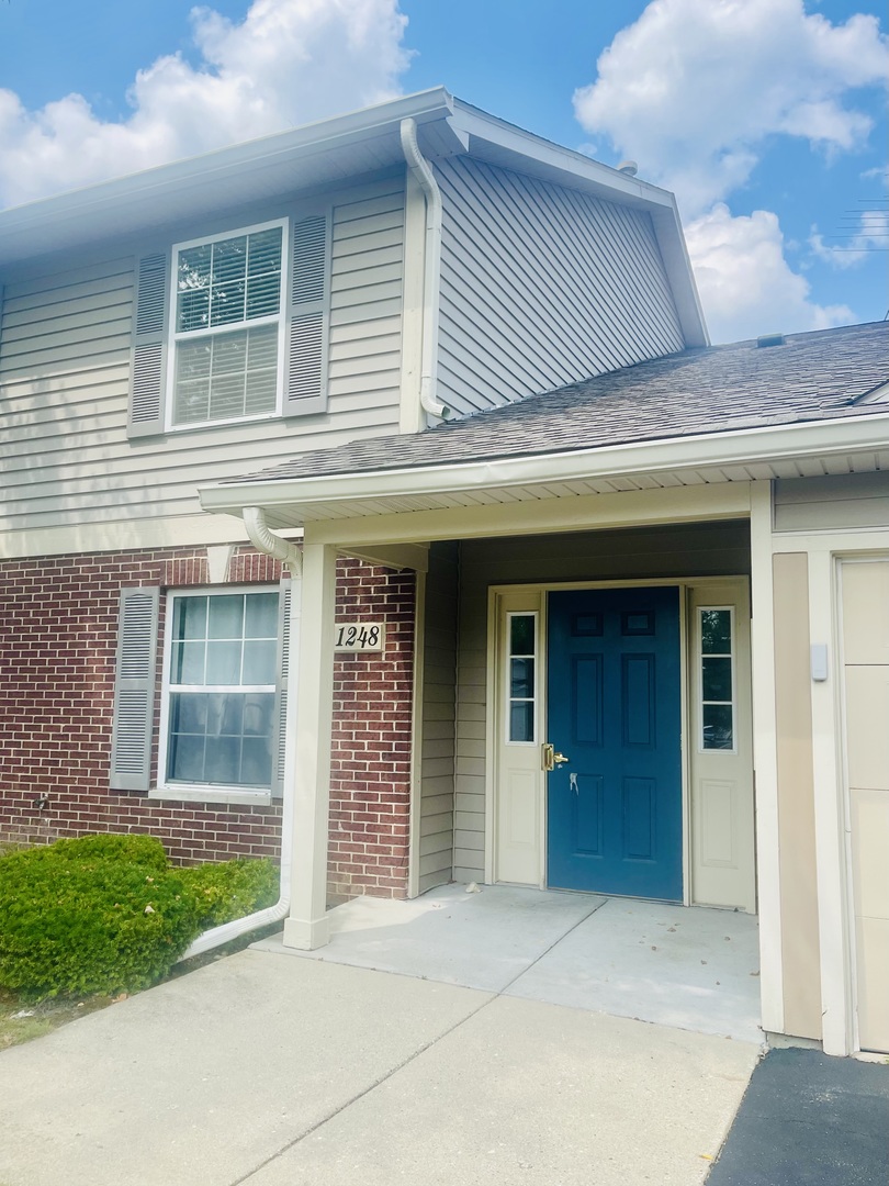 1248 N RED OAK Circle #4, Round Lake Beach, IL 60073