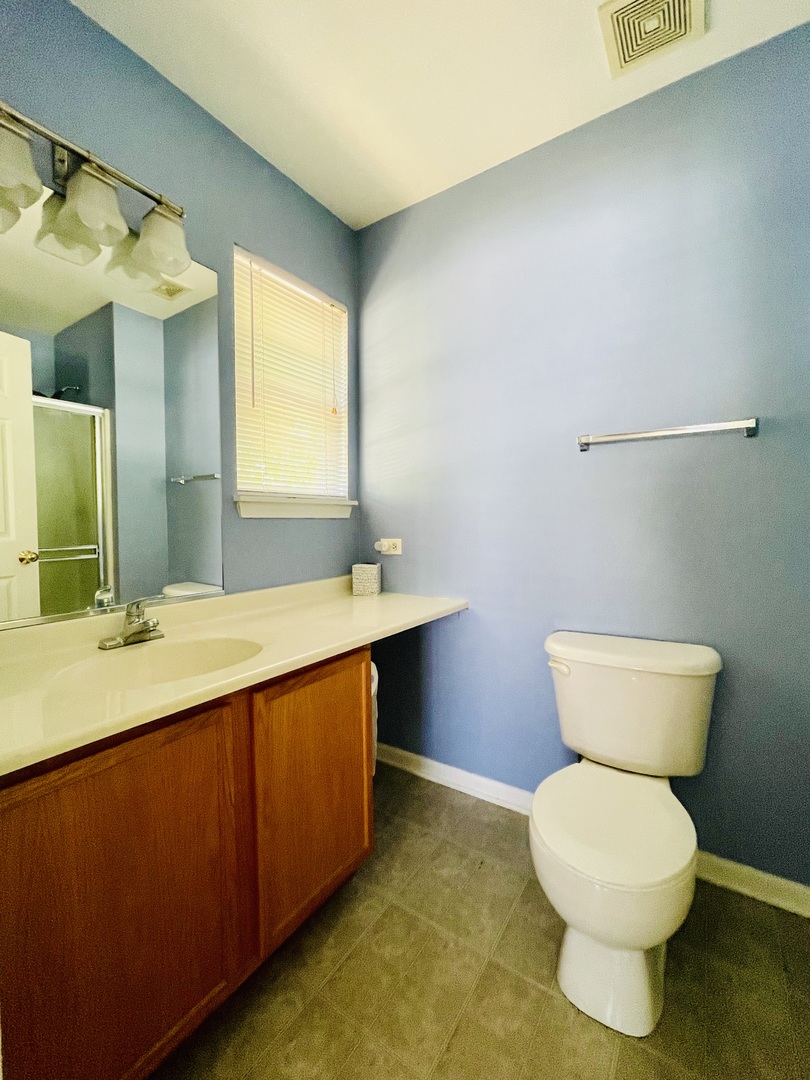 1248 N RED OAK Circle #4, Round Lake Beach, IL 60073