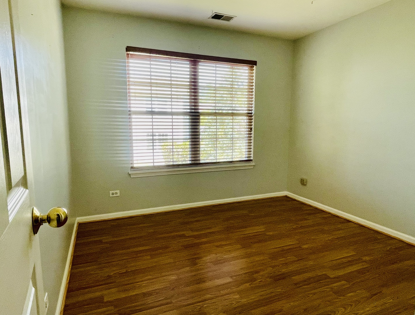 1248 N RED OAK Circle #4, Round Lake Beach, IL 60073