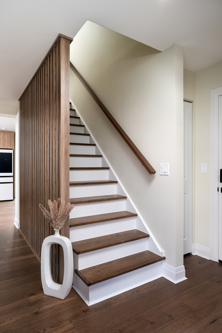 805 S Tures Lane, Des Plaines, IL 60018