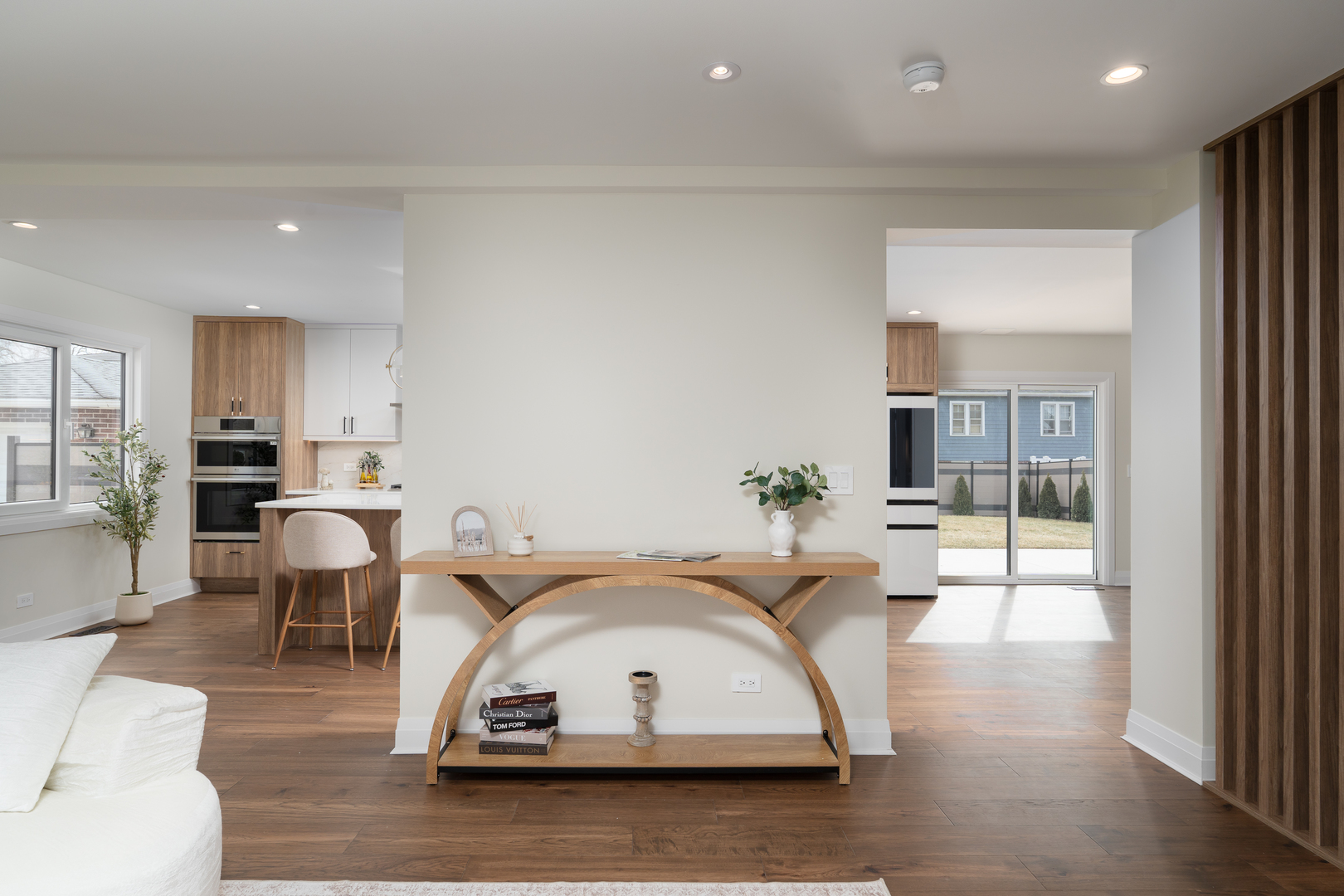 805 S Tures Lane, Des Plaines, IL 60018