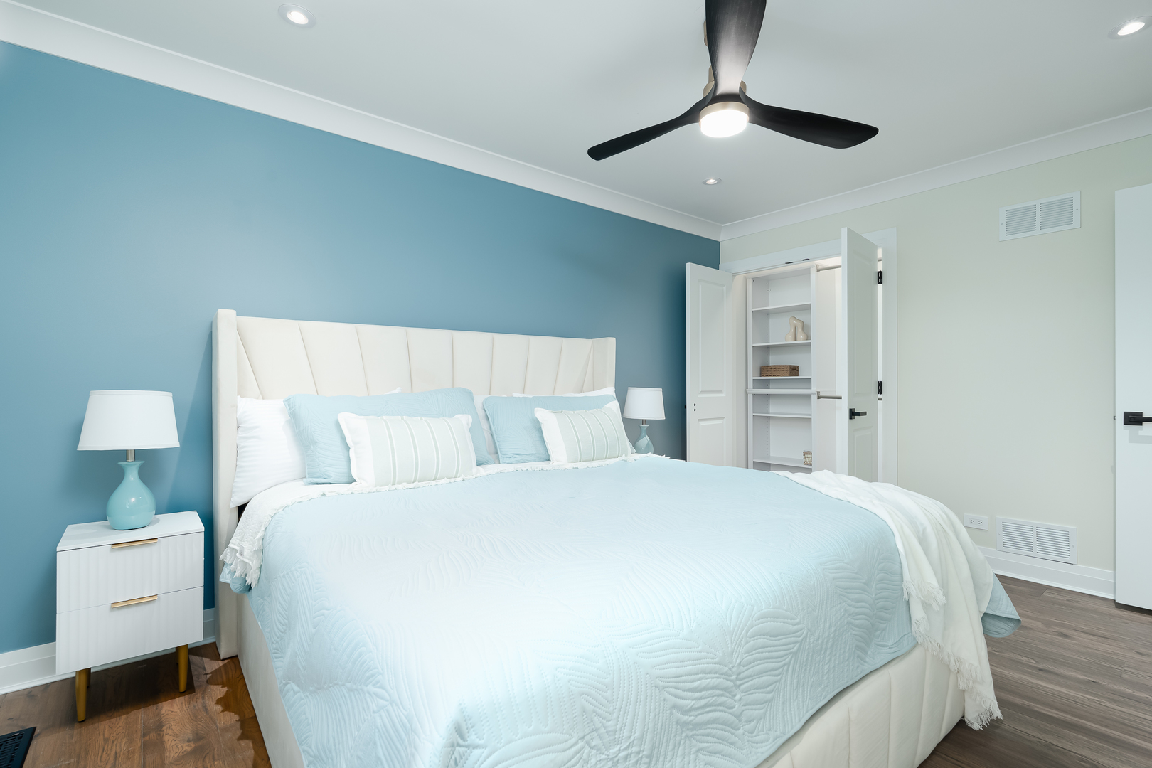 805 S Tures Lane, Des Plaines, IL 60018