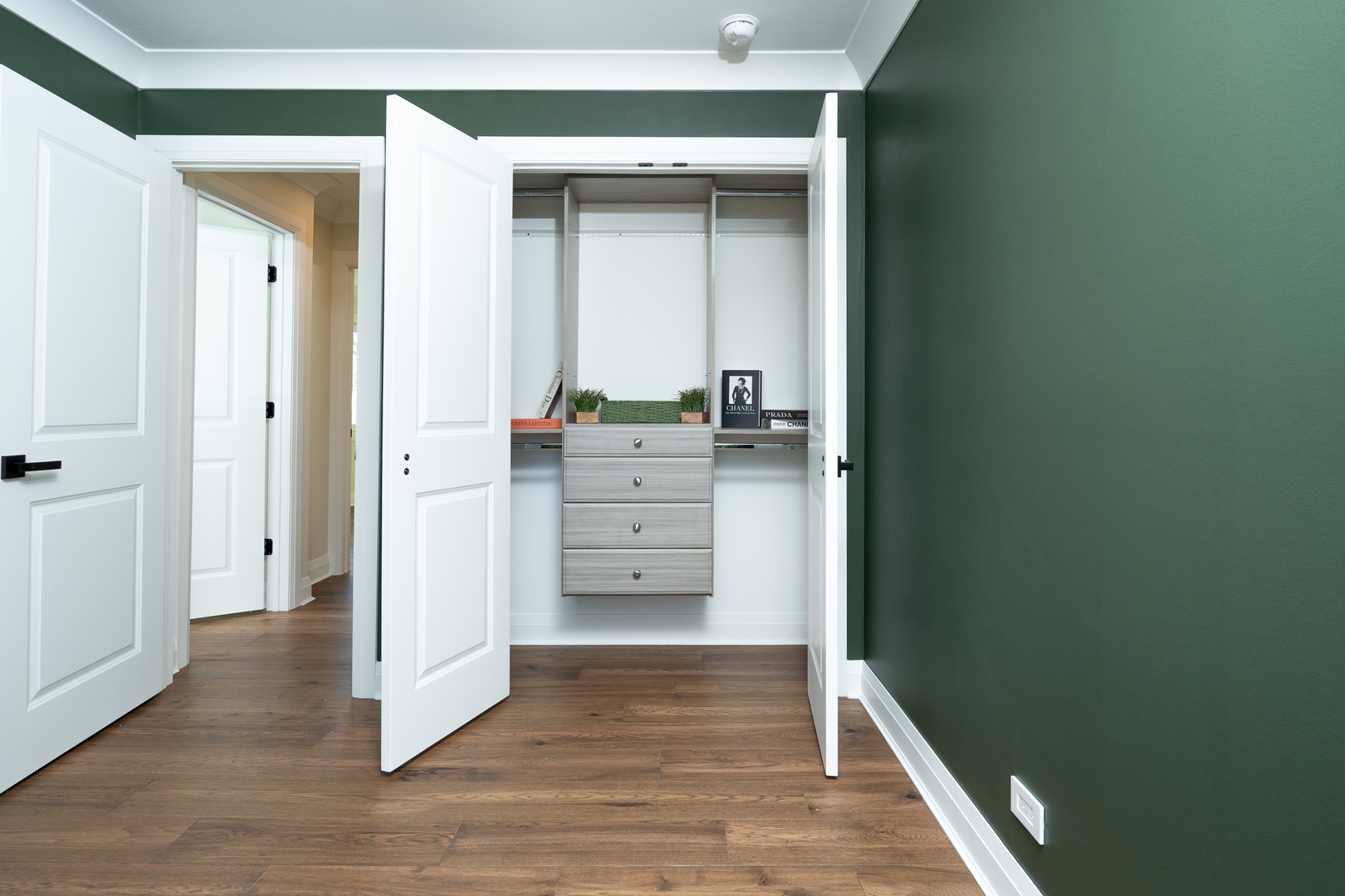 805 S Tures Lane, Des Plaines, IL 60018