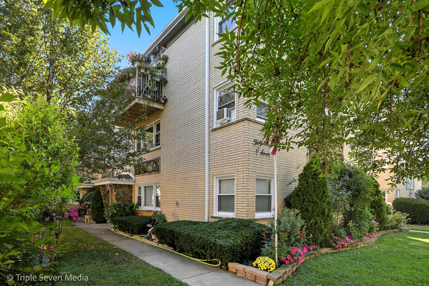 3907 N Central Avenue #2W, Chicago, IL 60634