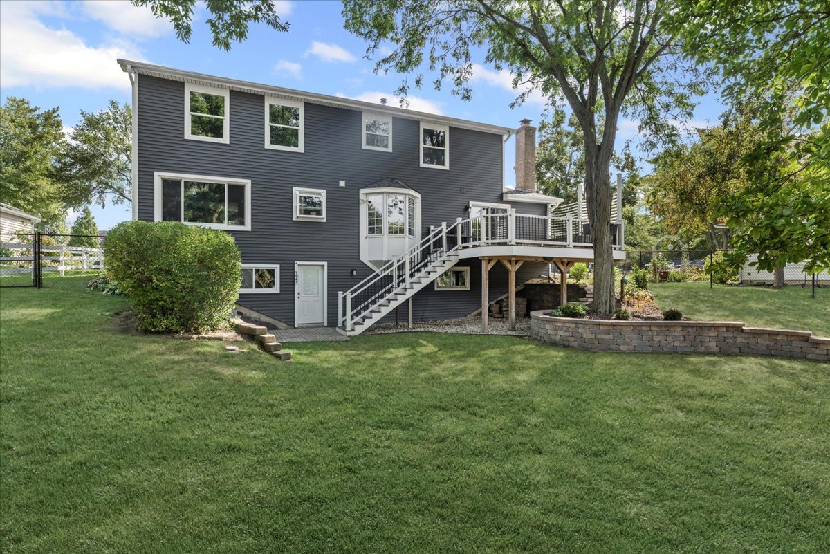 32956 N Ashley Drive, Grayslake, IL 60030