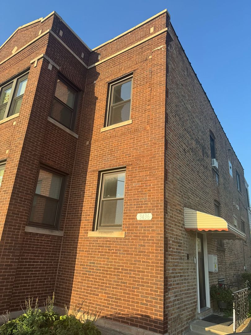 3436 N CENTRAL PARK Avenue #1, Chicago, IL 60618