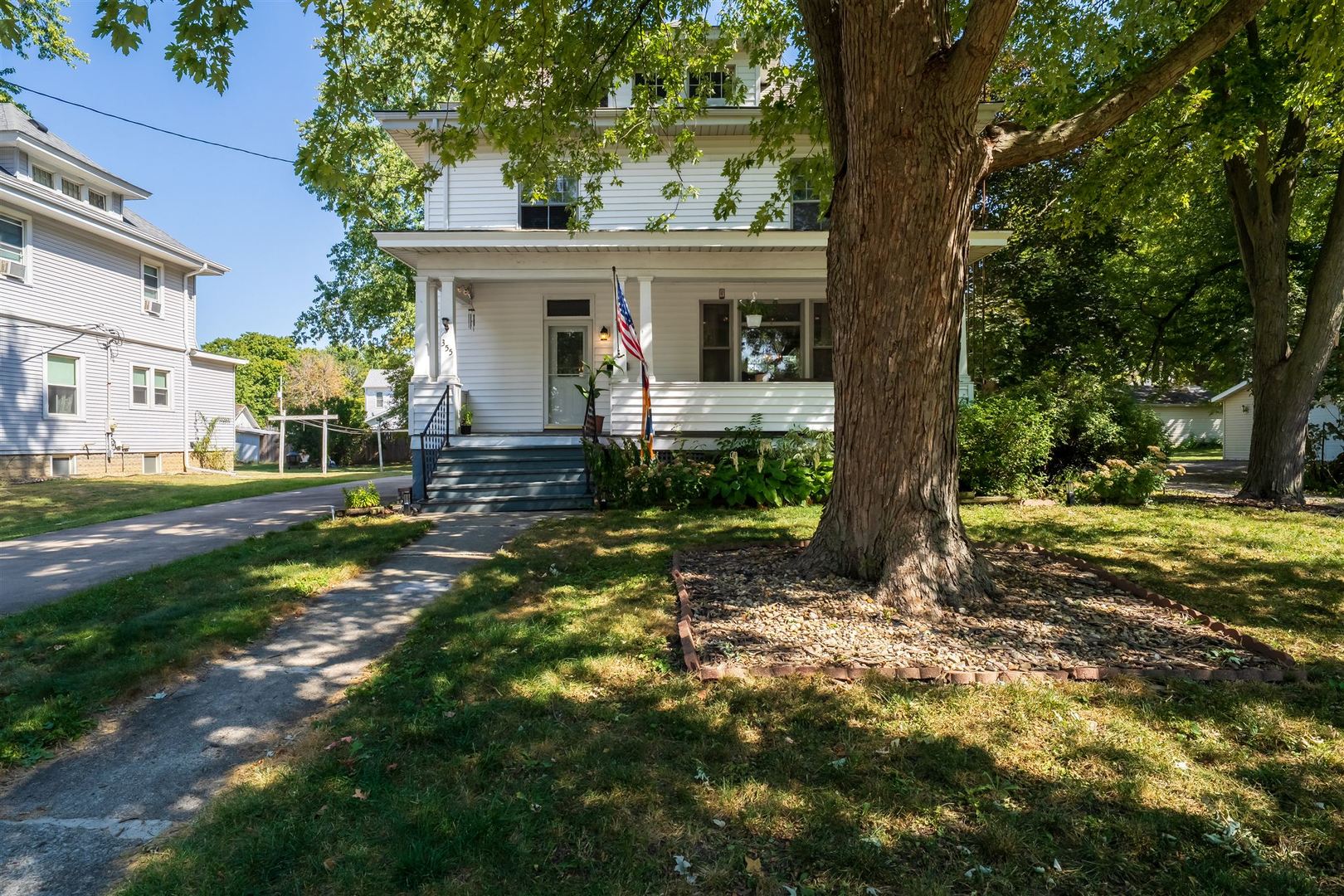 355 N Cherry Street, El Paso, IL 61738