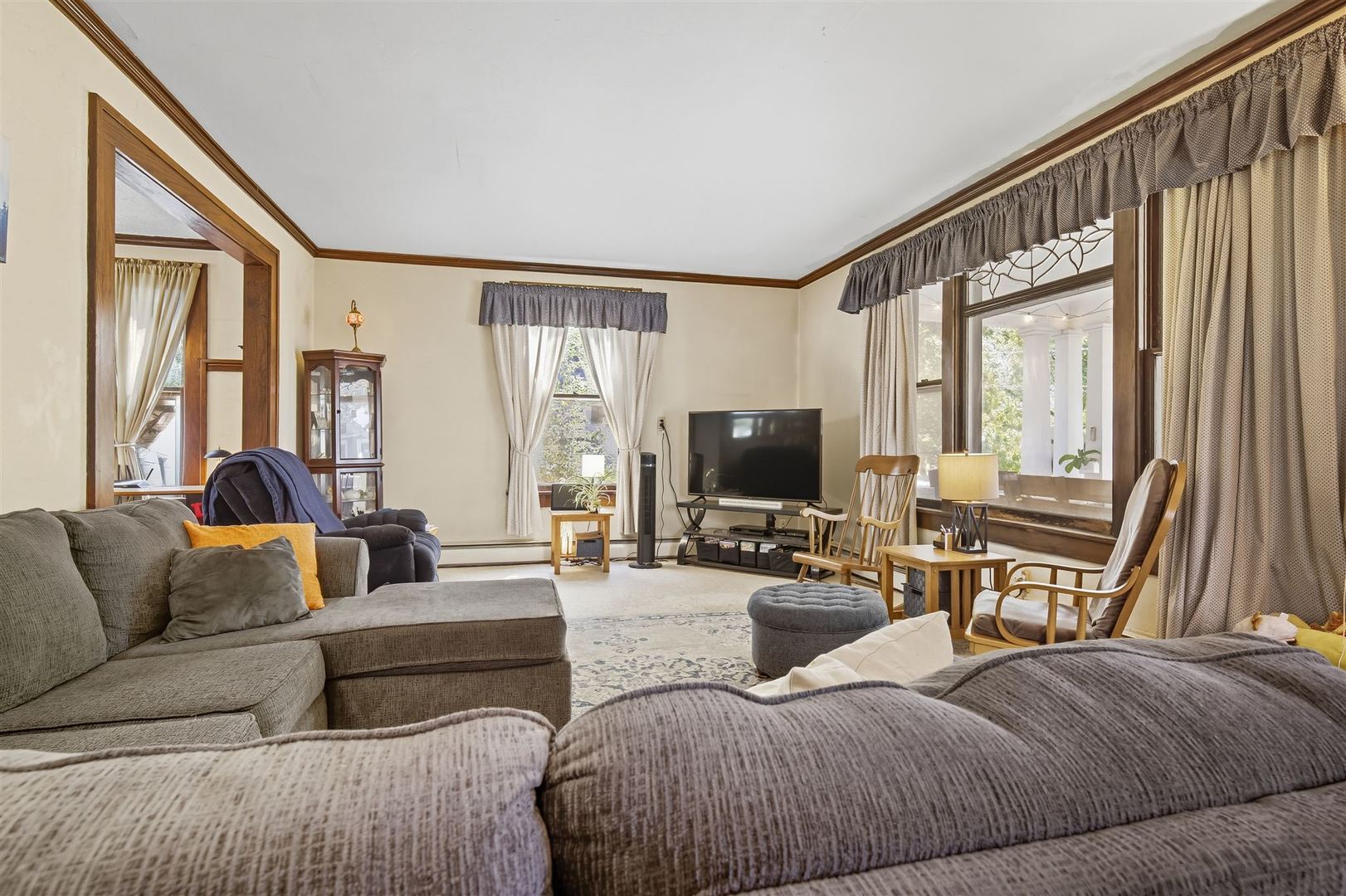 355 N Cherry Street, El Paso, IL 61738