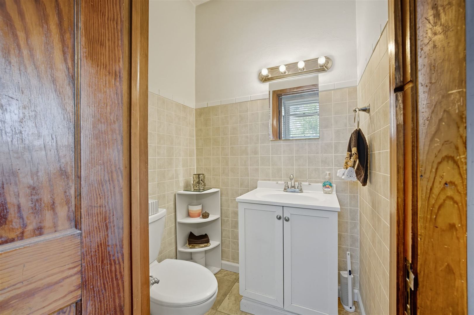 355 N Cherry Street, El Paso, IL 61738