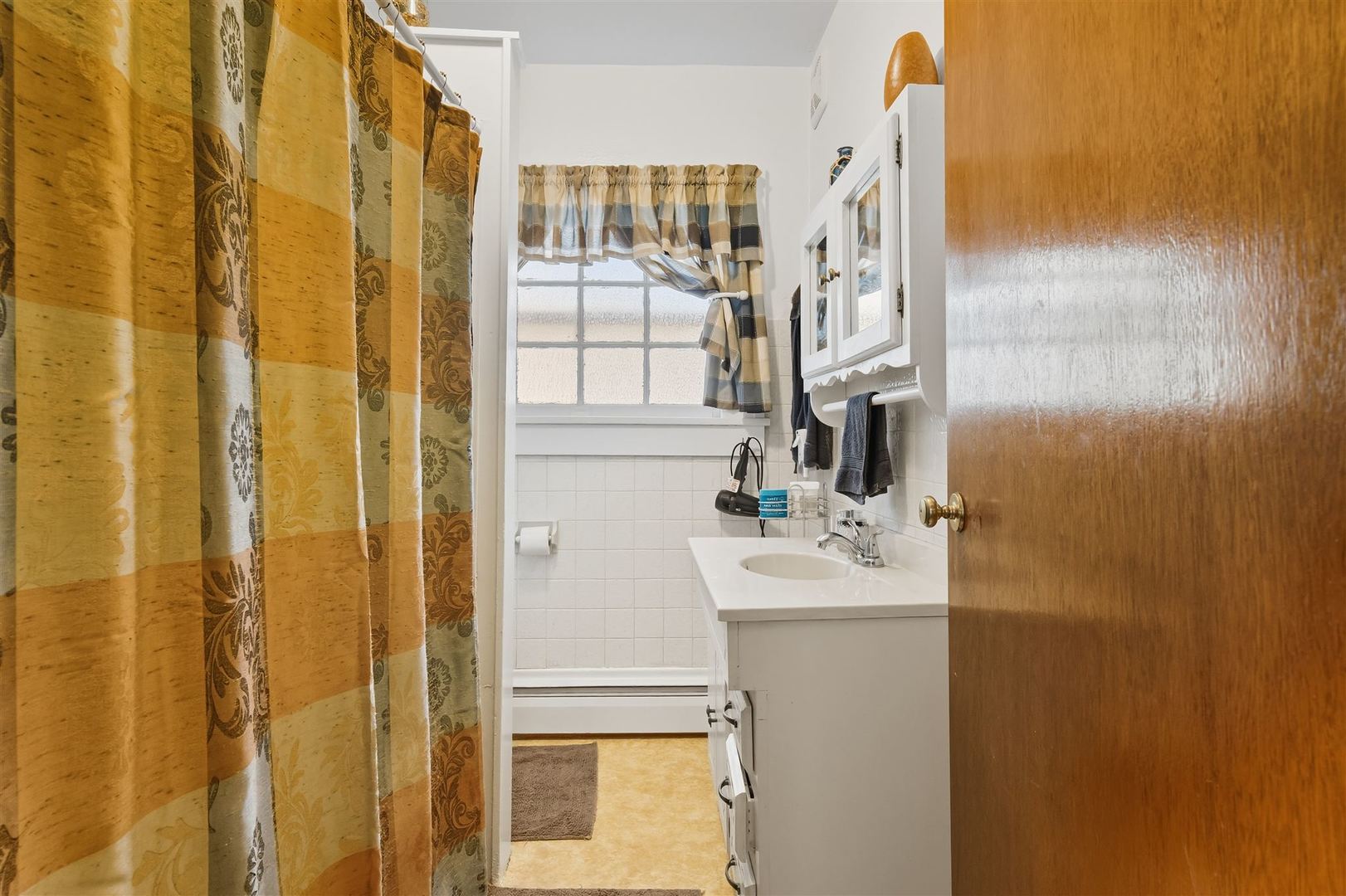 355 N Cherry Street, El Paso, IL 61738