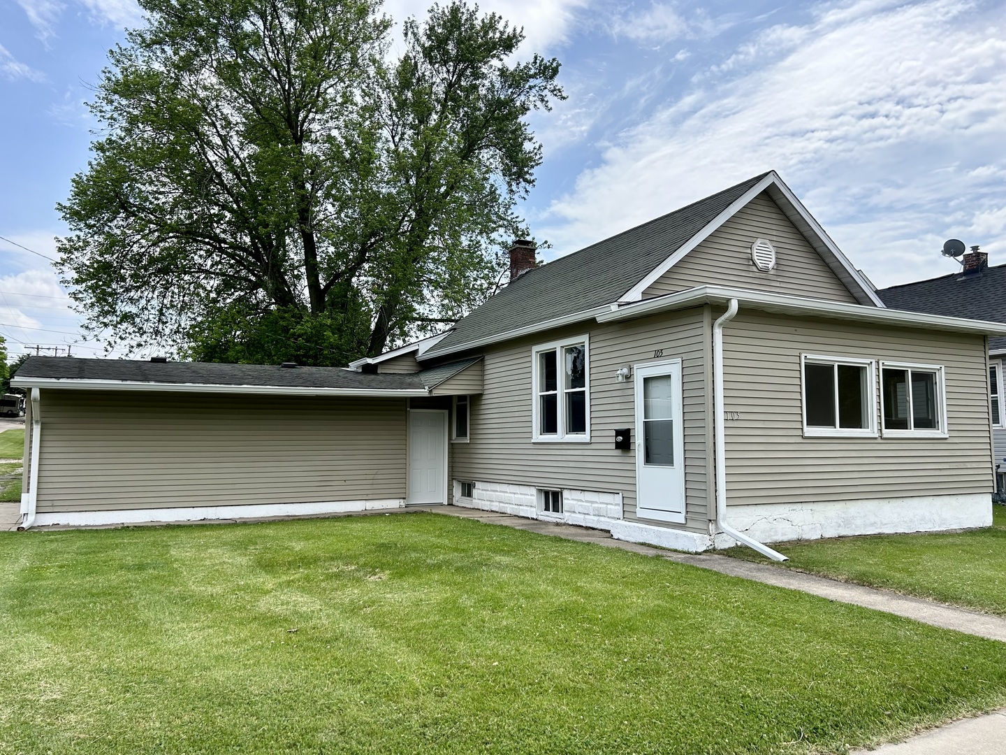 105 W 2nd Street, Spring Valley, IL 61362