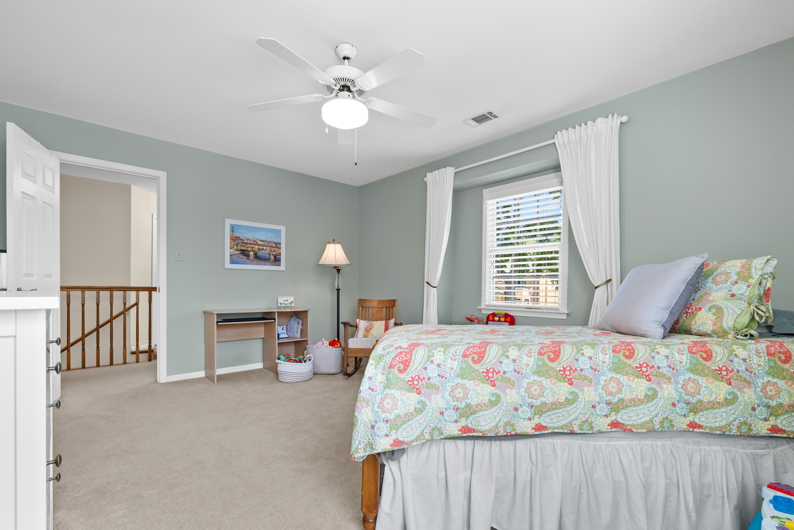 562 S Poplar Avenue, Elmhurst, IL 60126