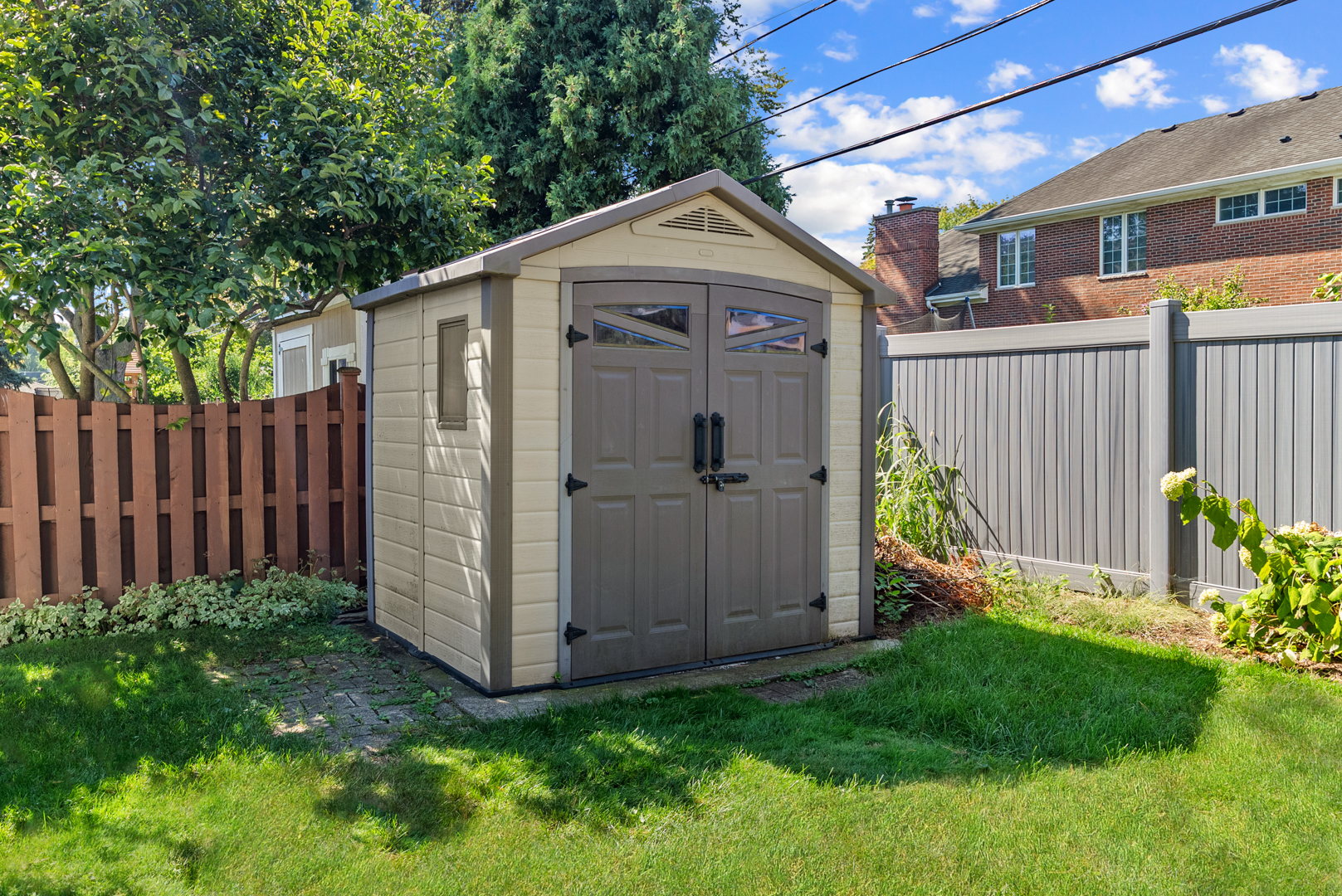 562 S Poplar Avenue, Elmhurst, IL 60126