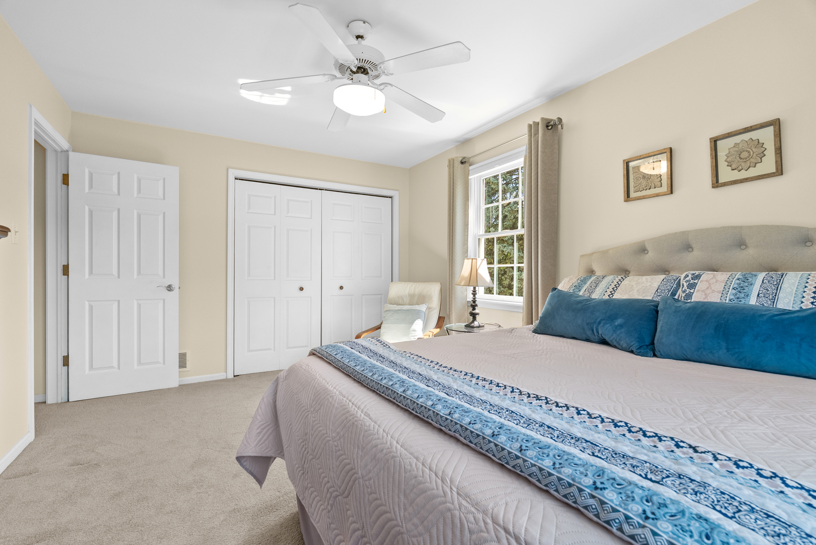 562 S Poplar Avenue, Elmhurst, IL 60126