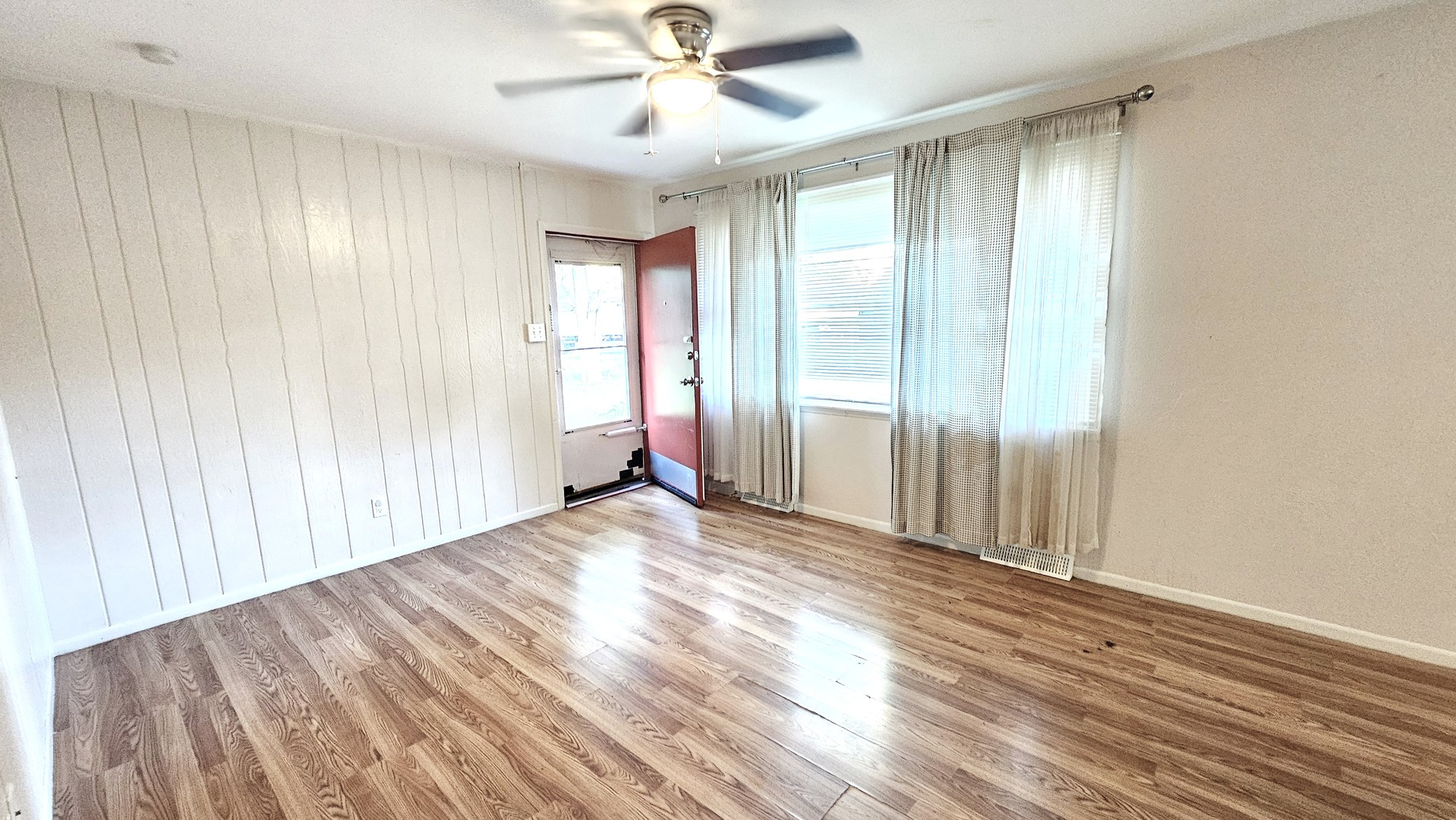 1703 Pinewood Lane, Joliet, IL 60433