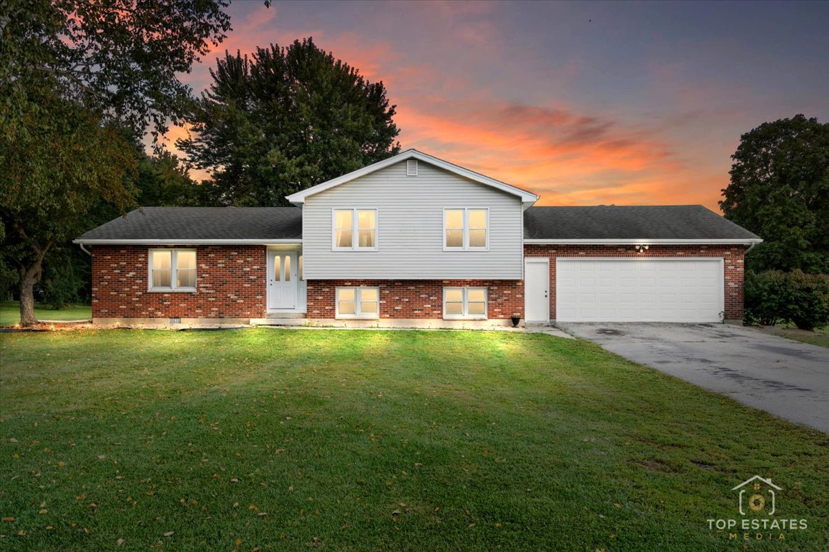 48W201 Keslinger Road, Maple Park, IL 60151