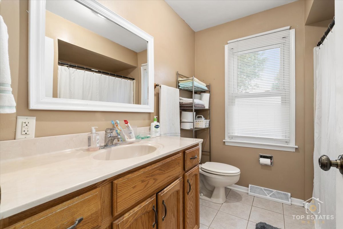 48W201 Keslinger Road, Maple Park, IL 60151