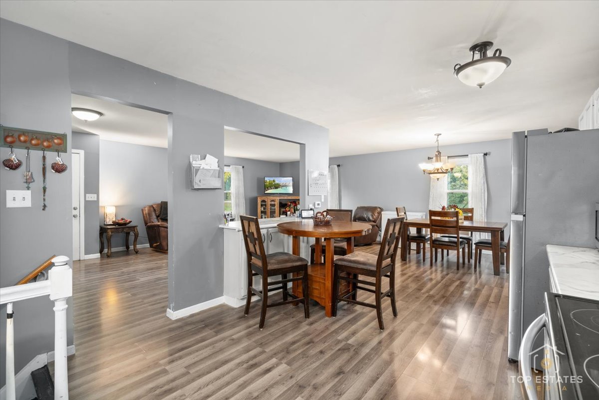 48W201 Keslinger Road, Maple Park, IL 60151