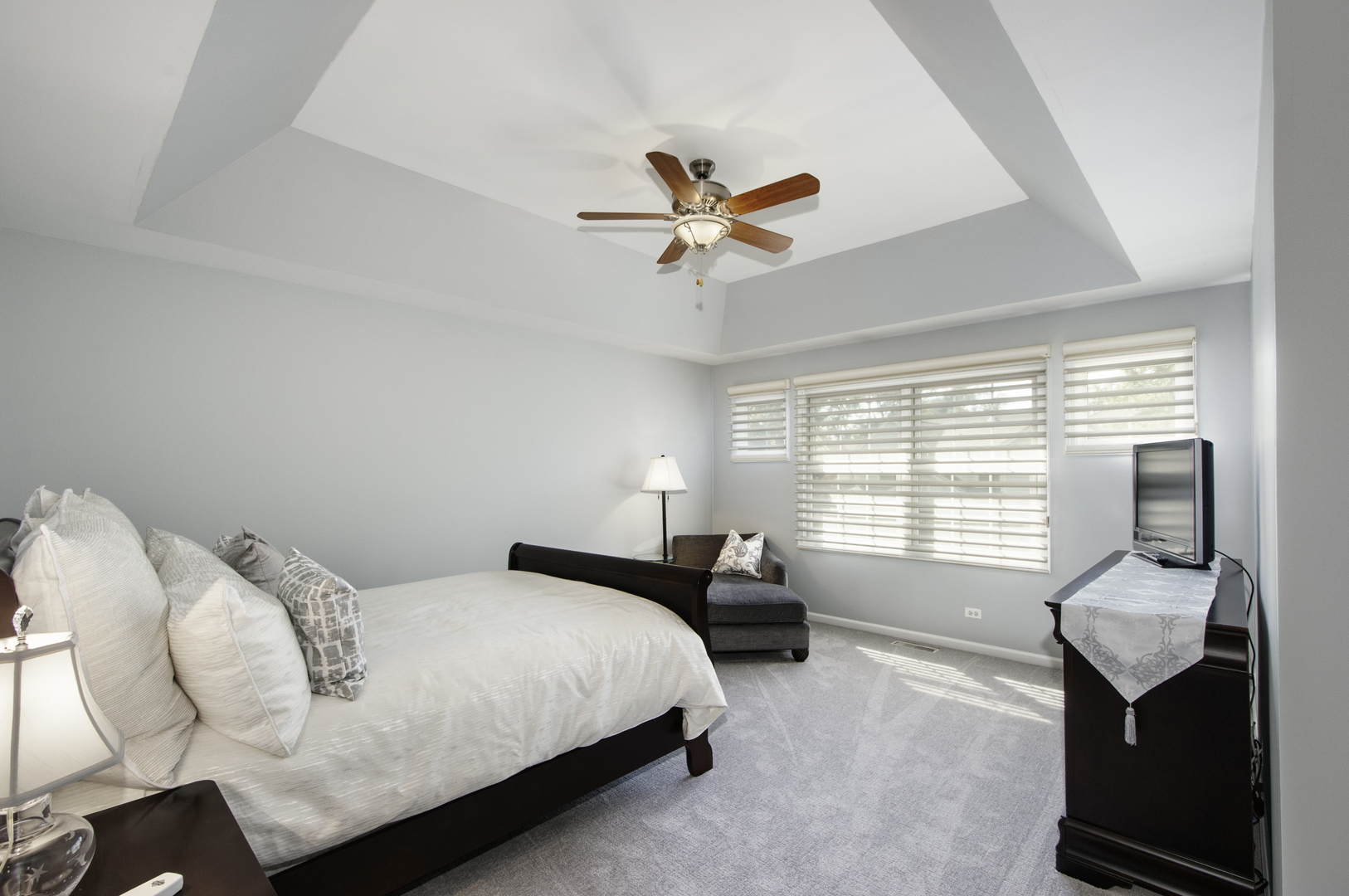 124 Fairway Drive, La Grange, IL 60525