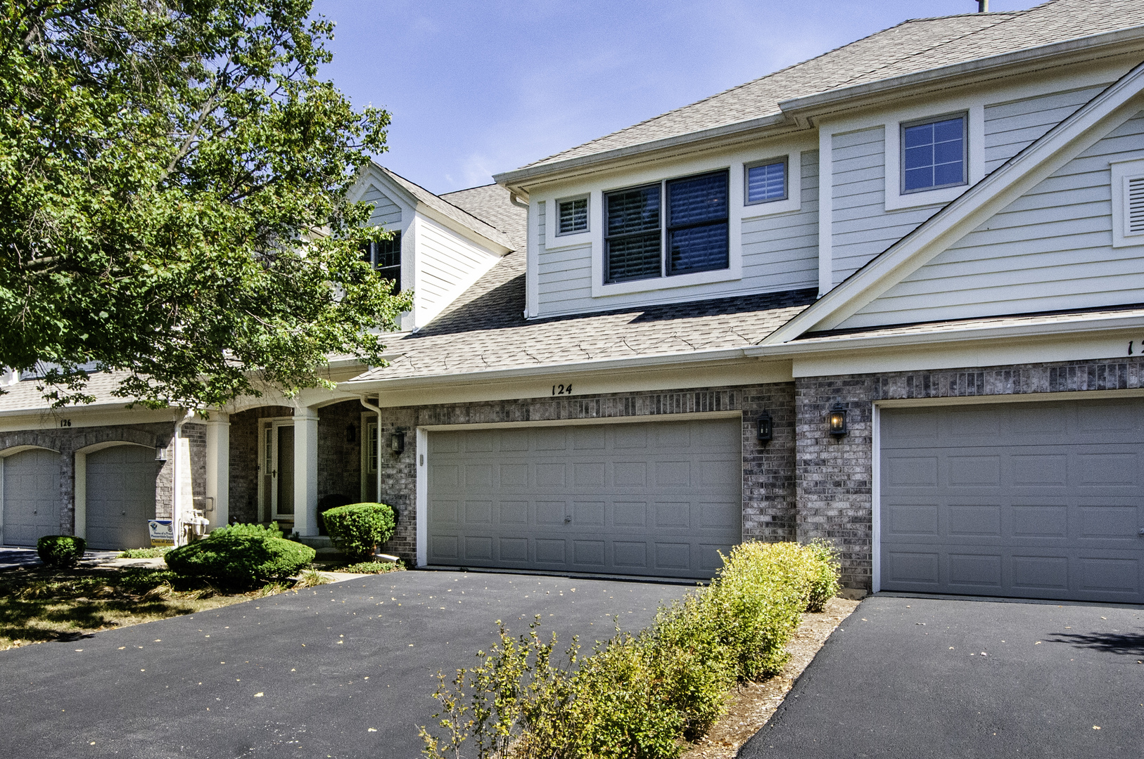 124 Fairway Drive, La Grange, IL 60525