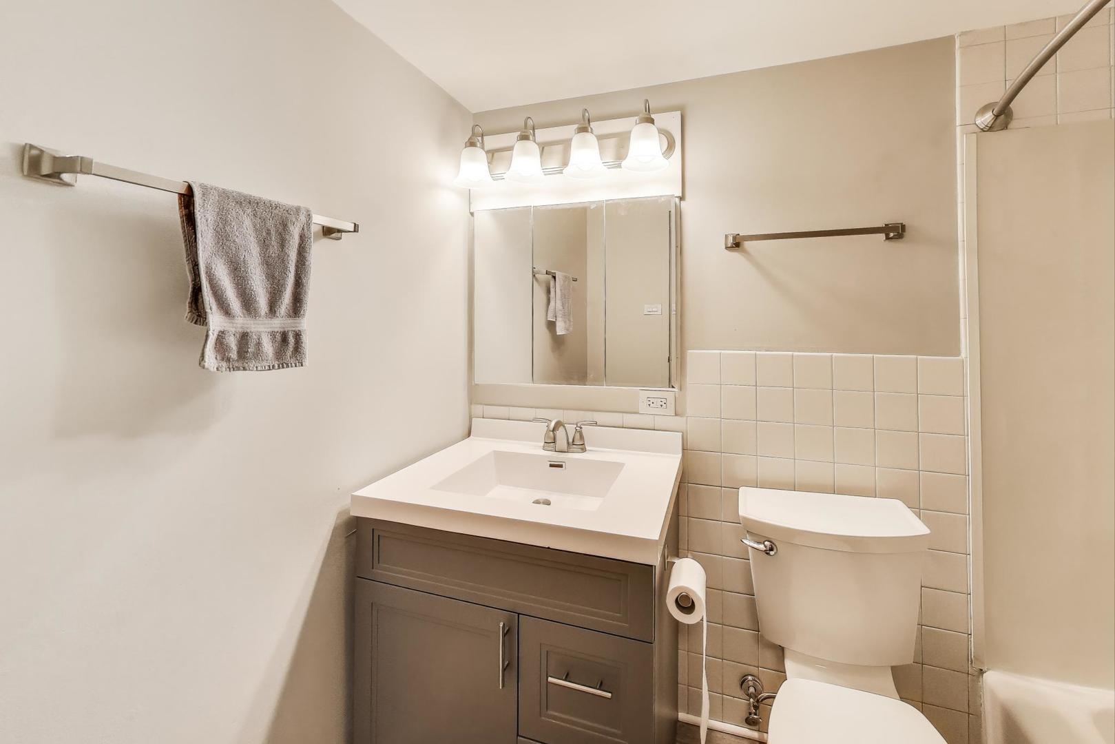 3838 W 111th Street #209, Chicago, IL 60655