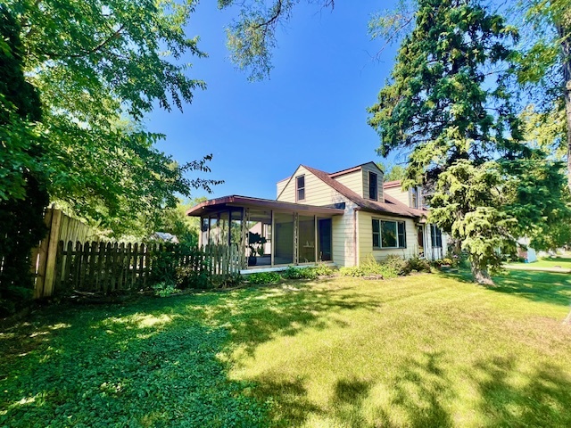 1323 Monroe Street, Lake In The Hills, IL 60156