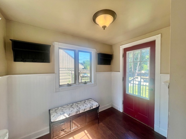 1323 Monroe Street, Lake In The Hills, IL 60156
