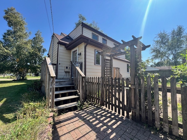 1323 Monroe Street, Lake In The Hills, IL 60156
