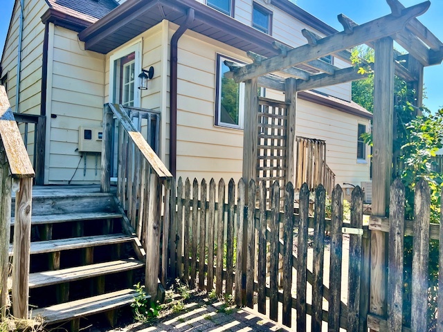 1323 Monroe Street, Lake In The Hills, IL 60156