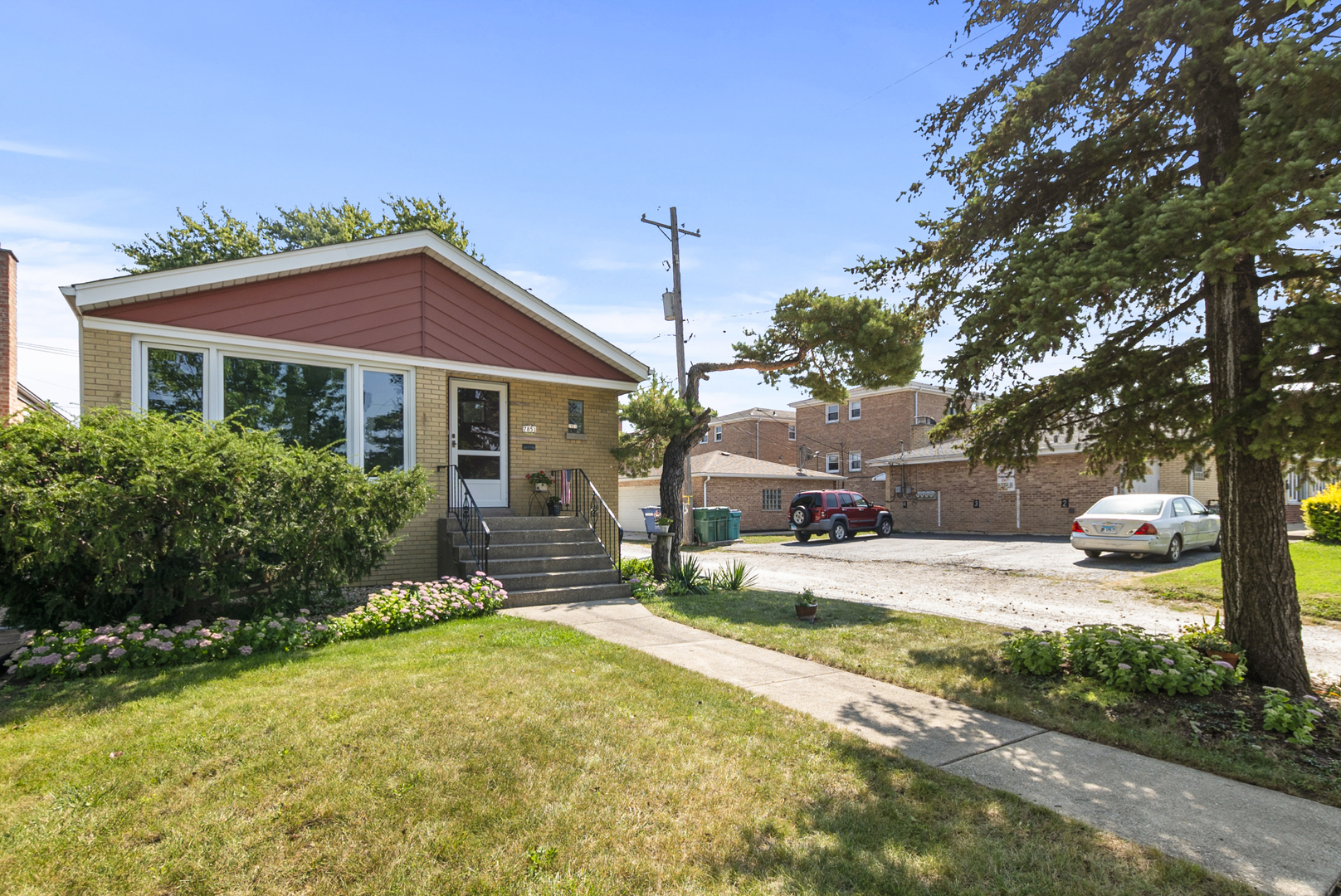7851 Moody Avenue, Burbank, IL 60459