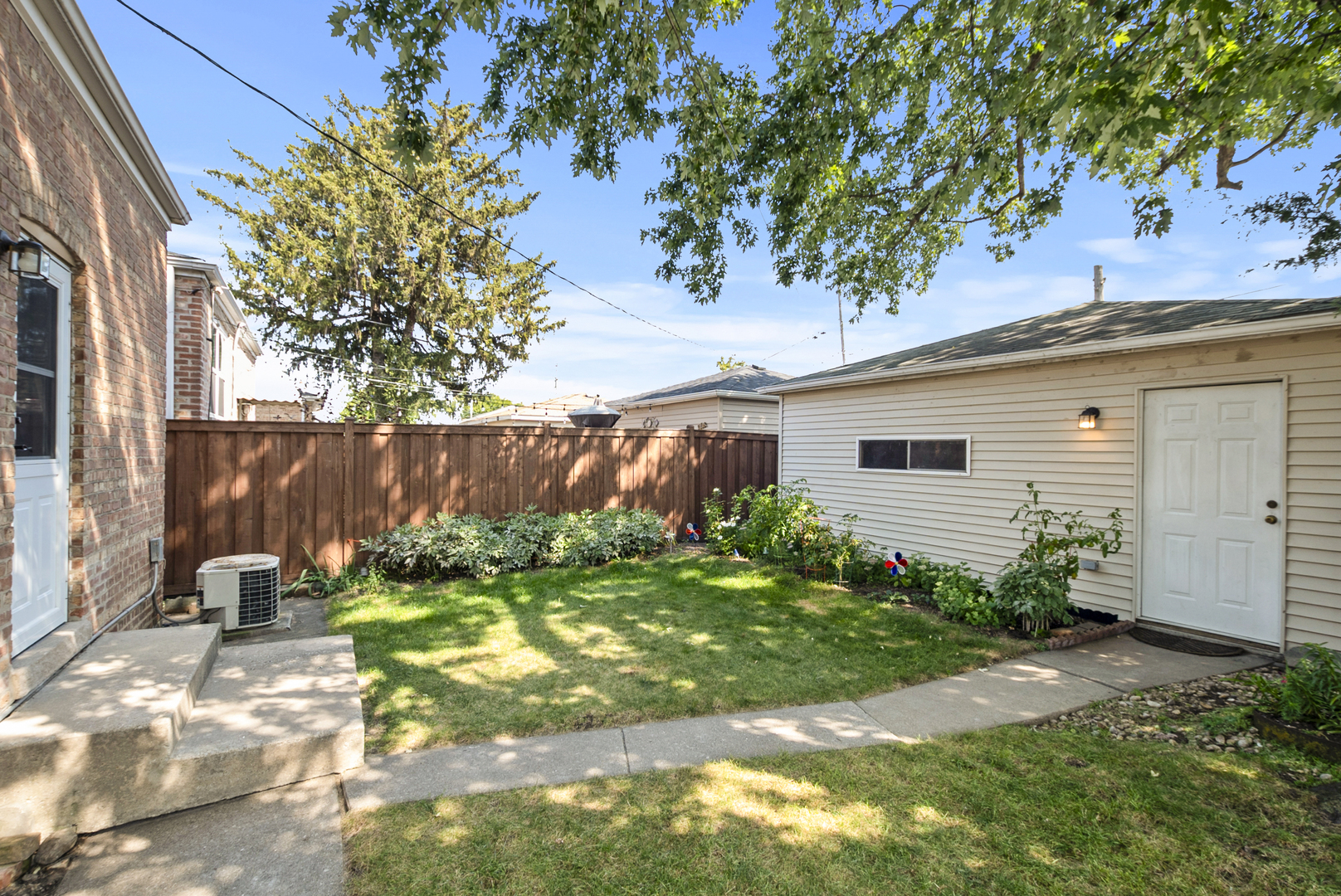 7851 Moody Avenue, Burbank, IL 60459