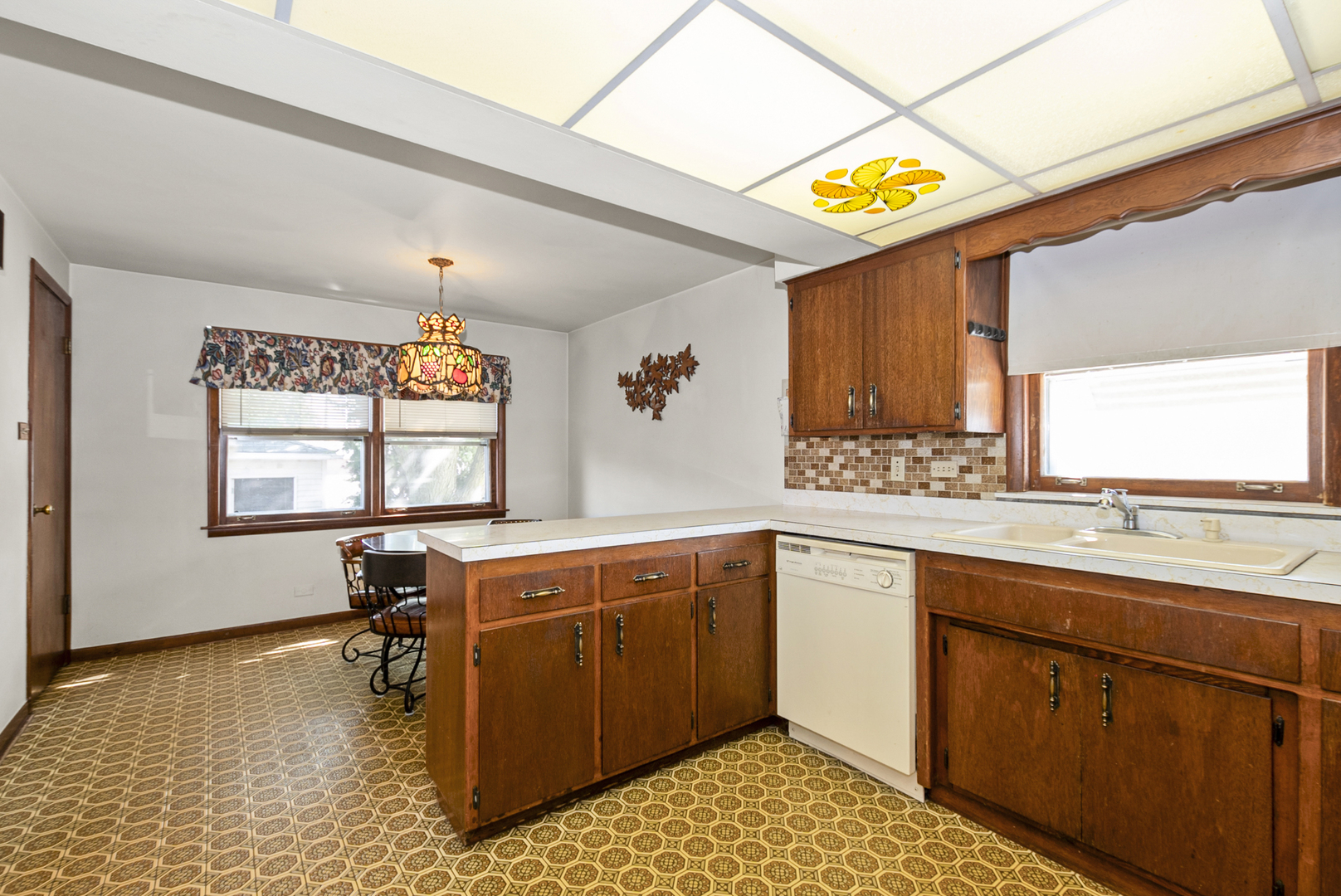 7851 Moody Avenue, Burbank, IL 60459