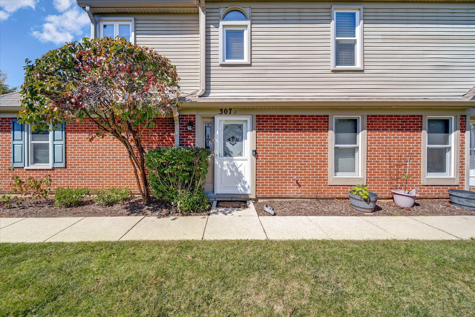 307 University Lane #A, Elk Grove Village, IL 60007