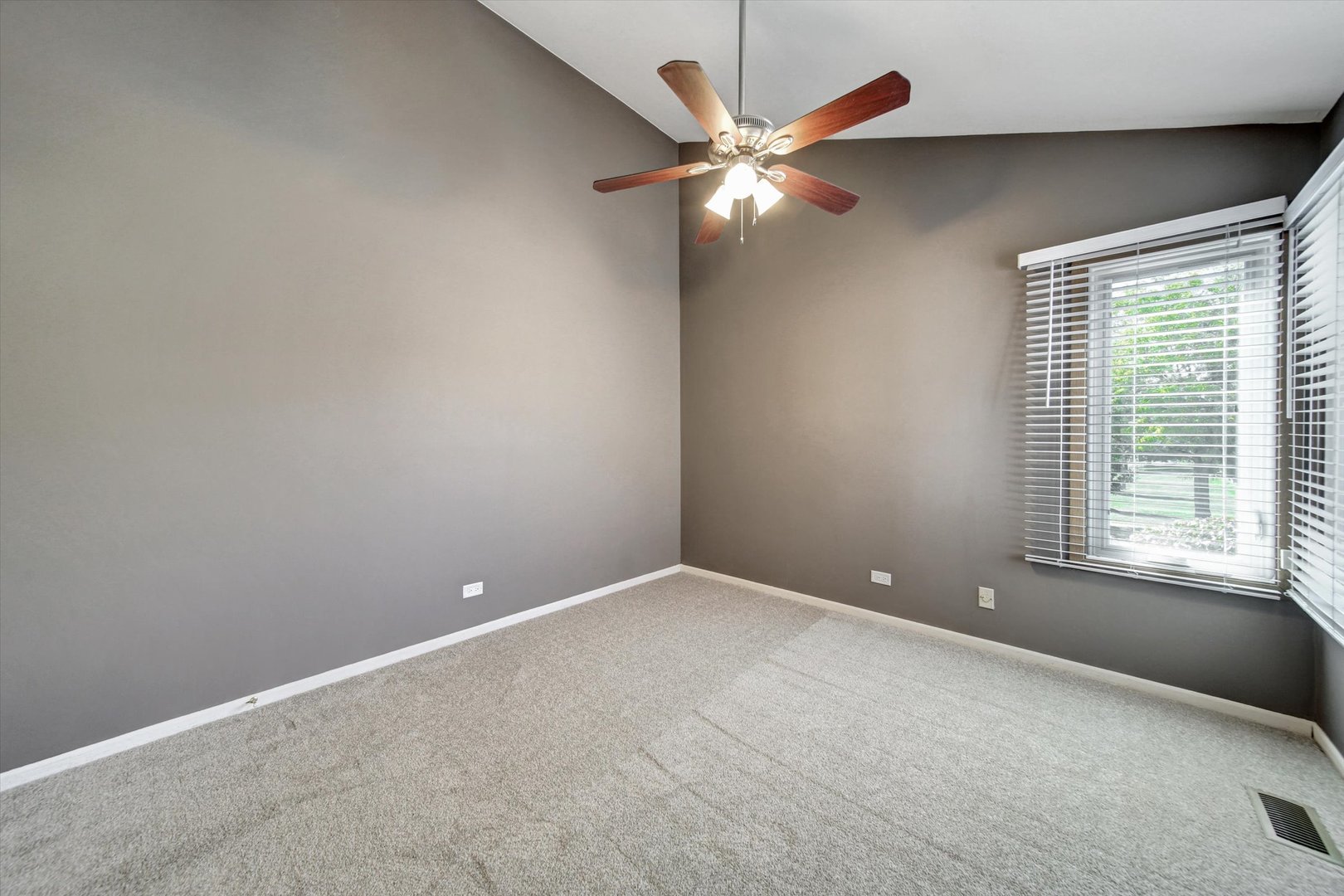 307 University Lane #A, Elk Grove Village, IL 60007