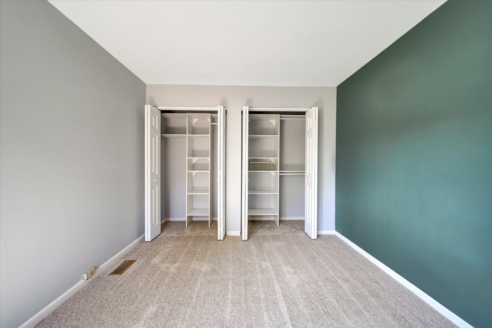 307 University Lane #A, Elk Grove Village, IL 60007