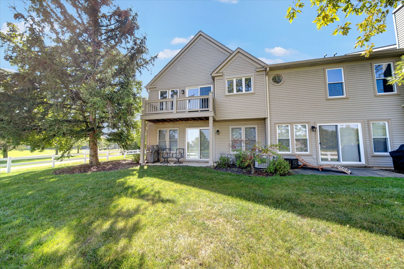 307 University Lane #A, Elk Grove Village, IL 60007