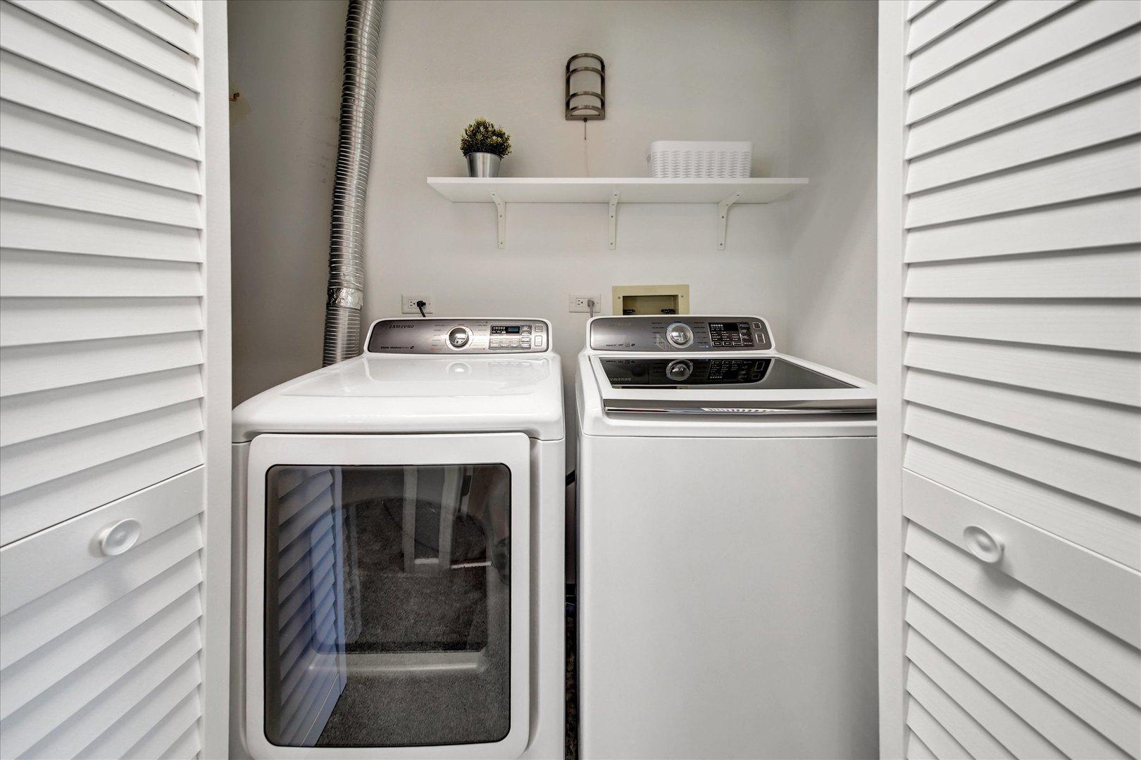 307 University Lane #A, Elk Grove Village, IL 60007