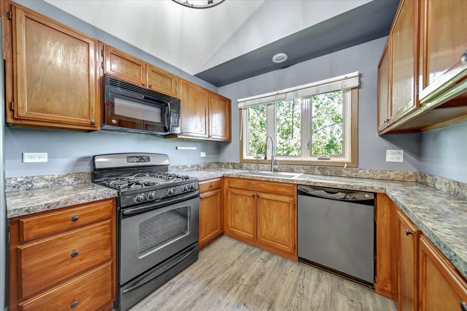 307 University Lane #A, Elk Grove Village, IL 60007