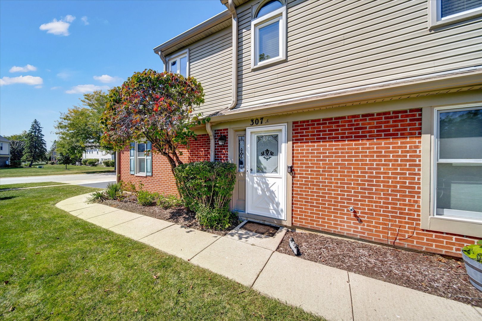 307 University Lane #A, Elk Grove Village, IL 60007